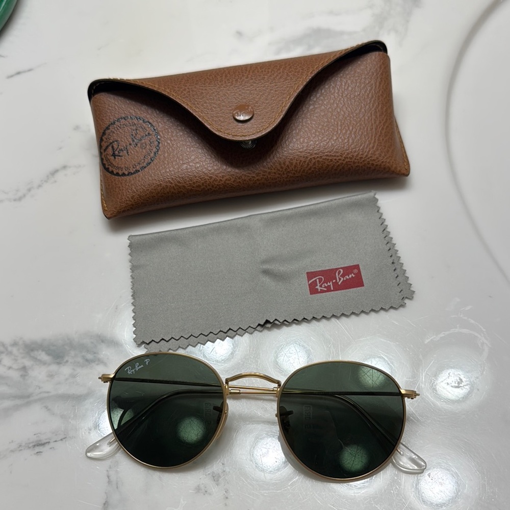 New Polarized‼️Ray-Ban Gold and Green Sunglasses with Classic Round Design